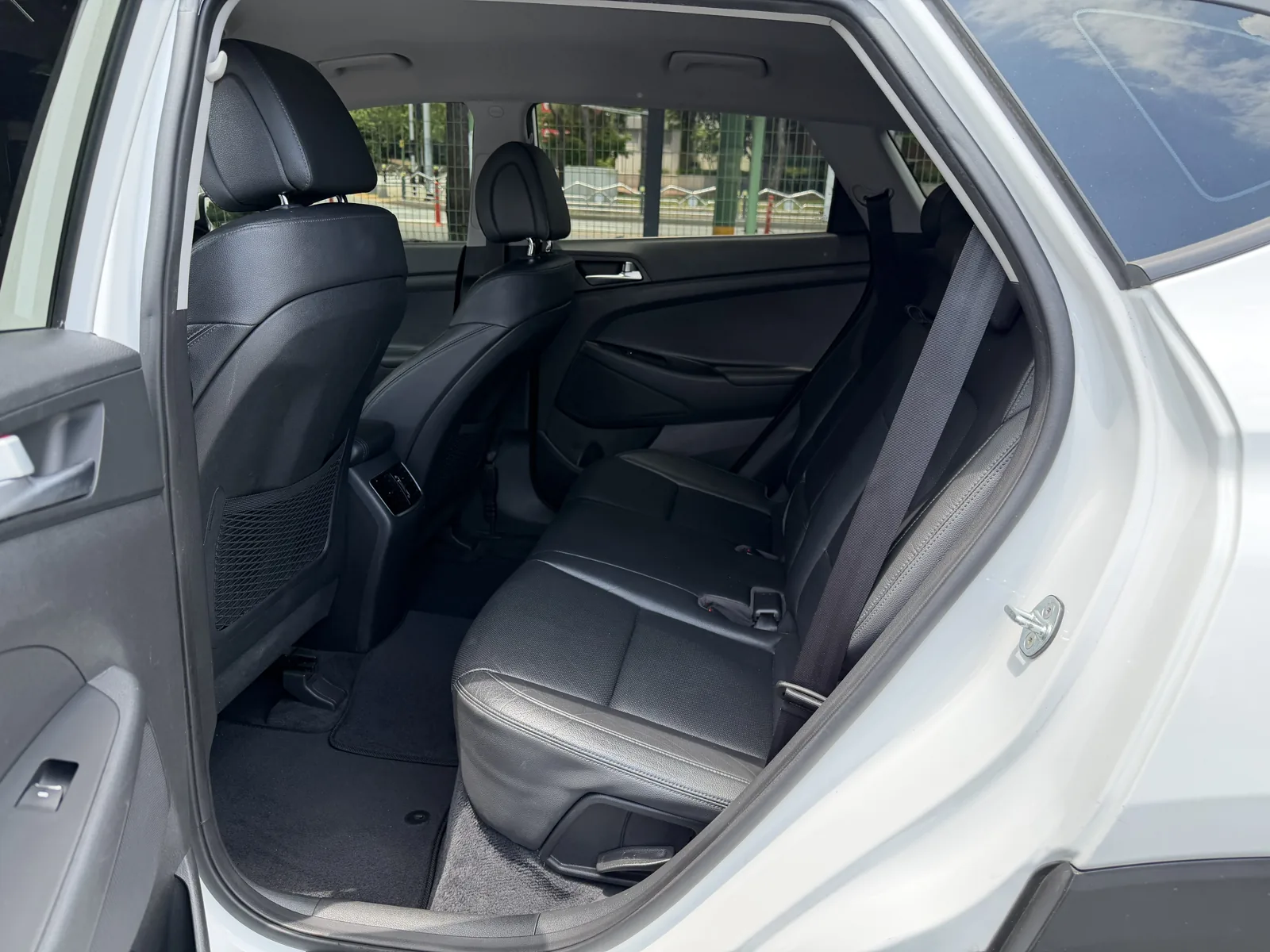 HYUNDAI TUCSON photo 10