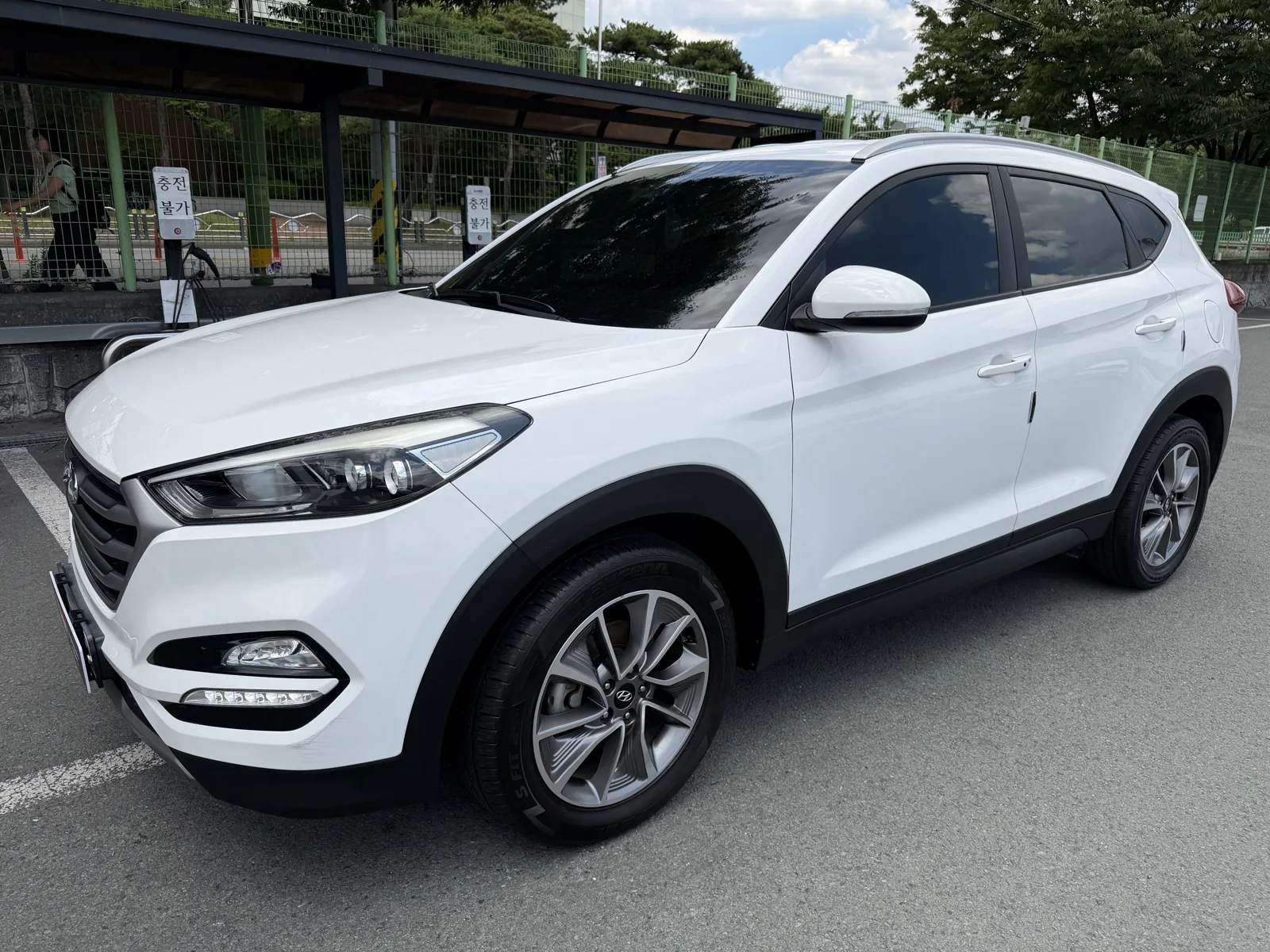 HYUNDAI TUCSON photo 3